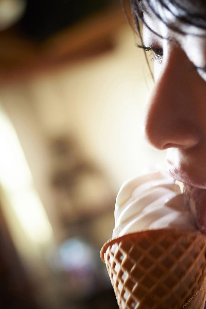 FLASH Photobook Yuka Someya Yuka Someya - 01 Dyed in sweat 02 Dyed in soft serve ice cream 2020-10-27 47th image