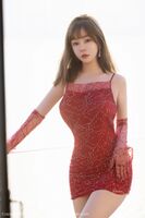 [HuaYang Huazhong] Vol.506_ Goddess Wang Rain 纯 Dali 旅拍红色吊带短裙配黑色丁字裤秀翘臀诱惑Photo 52P