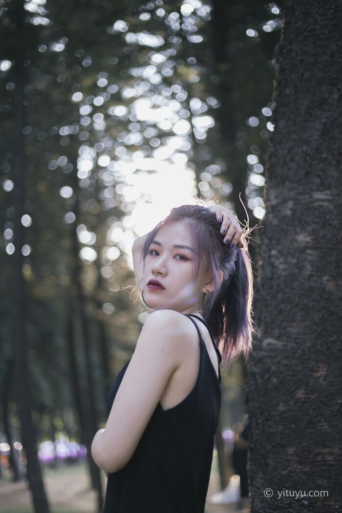 [艺图语] Vol.009_长发美女户外不受束缚主题阳光下吊带长裙烈焰红lip妩媚Photo 32P 10th image
