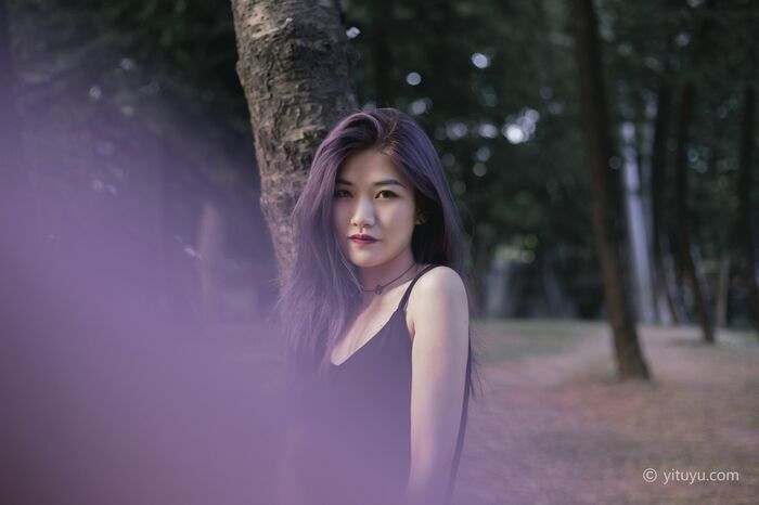 [艺图语] Vol.009_长发美女户外不受束缚主题阳光下吊带长裙烈焰红lip妩媚Photo 32P 25th image