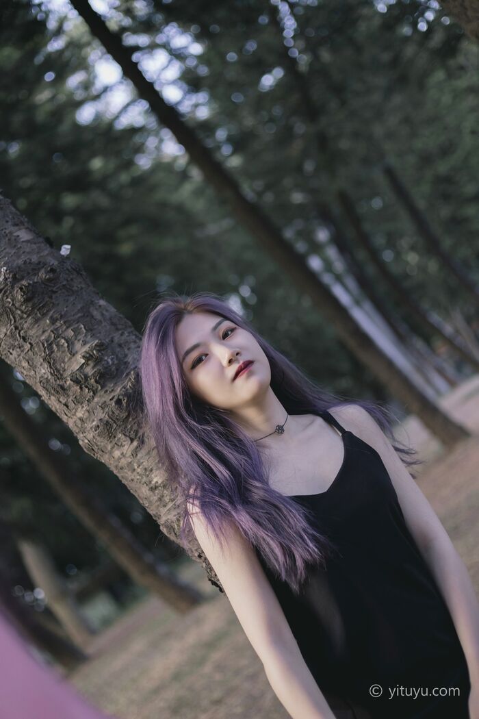 [艺图语] Vol.009_长发美女户外不受束缚主题阳光下吊带长裙烈焰红lip妩媚Photo 32P 27th image