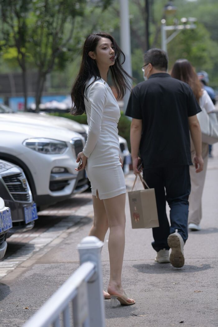 MoJing 魔镜街beat No.137 Street photo of beauty in white uniform C 11th image