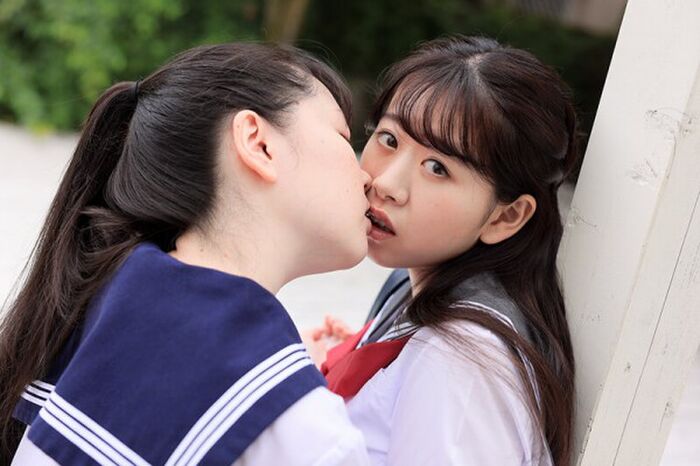 はち切れんばかりの笑顔がカワイイ清純アイドル吉本麻里、初着エロで同性相手に美アナルを攻められまくるww 10th image