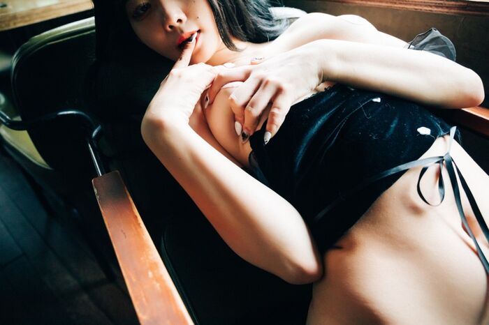 Loozy Zia 지아 - SM Bar A 102th image