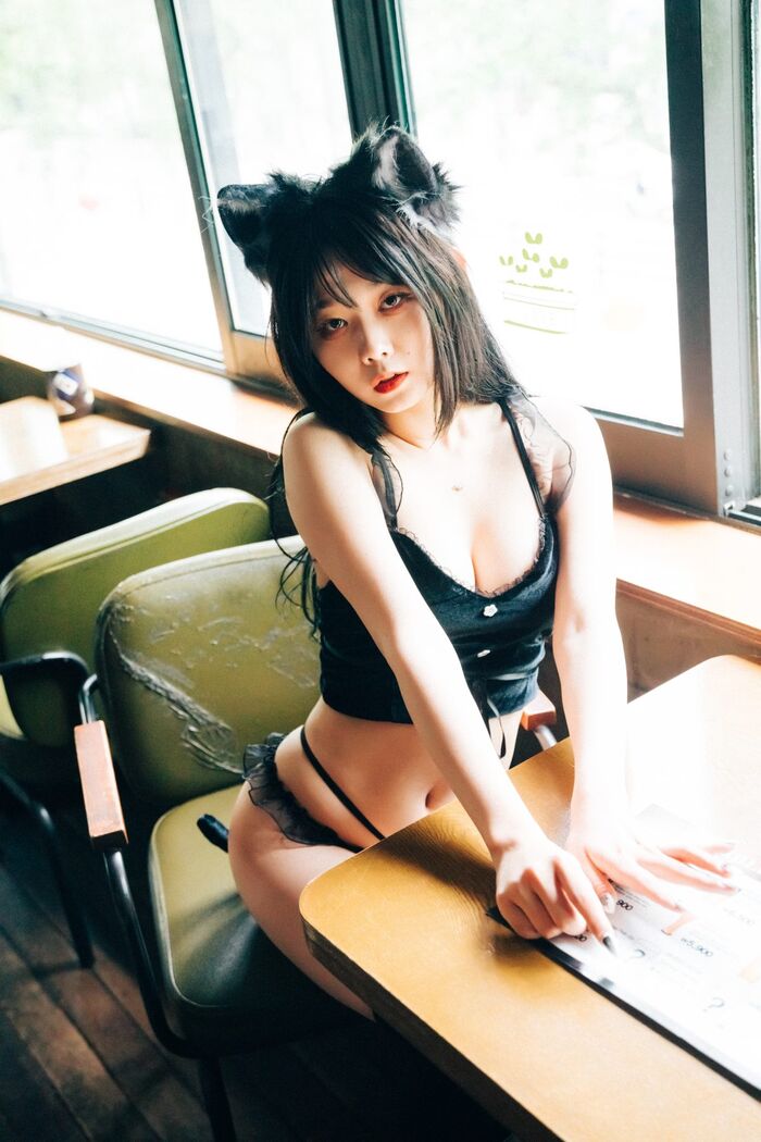 Loozy Zia 지아 - SM Bar A 66th image