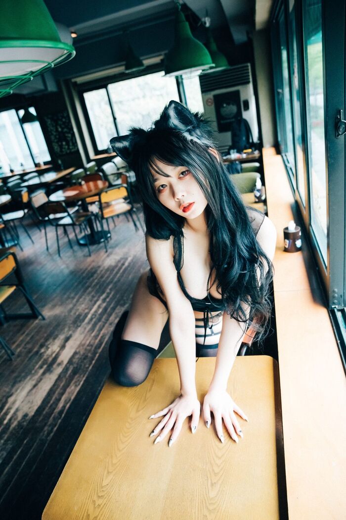 Loozy Zia 지아 - SM Bar A 77th image