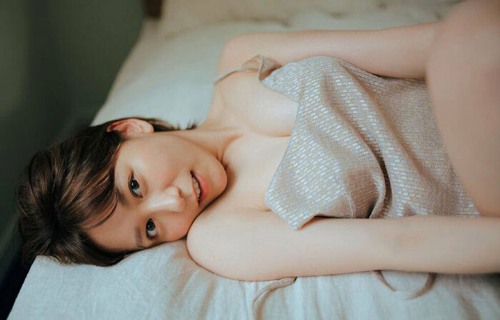 After graduating from former SKE48 Mina Ohba, lingerie gravure images that will charm you with your first photo essay! 4th image