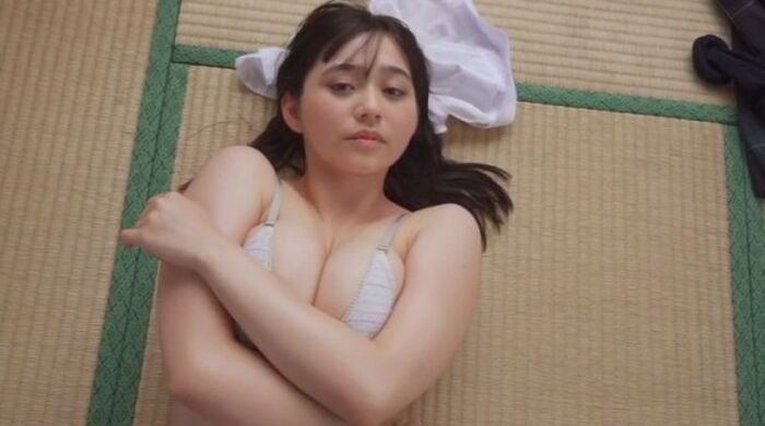 「ギャルコン2021」準クランプリのハーフ美女・美澄衿依、大人っぽい表情で衣服を脱ぎ捨てムチムチの下半身を大胆露出させるww 20th image