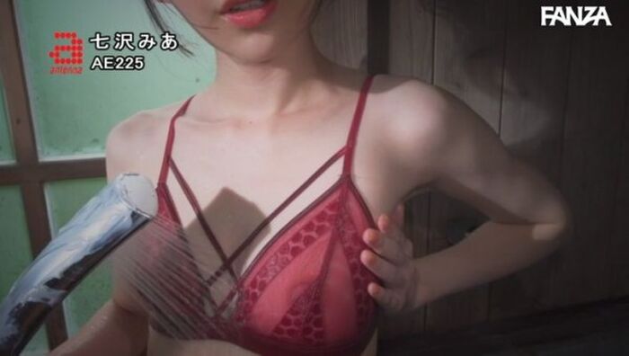 Bishōjo AV actress Mia Nanasawa shows a bewitching beauty different from the time of AV shooting ww in IV for the first time in a year 20th image