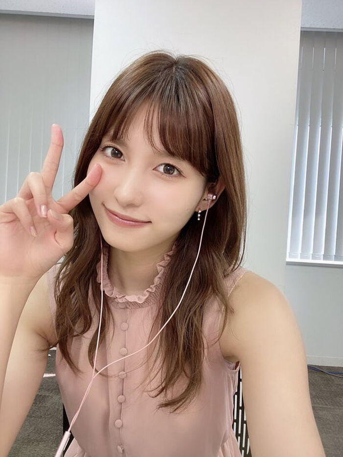 AKB48 Taniguchi Meguchi, who made it to the selection, challenges adult cute full-fledged gravure in the 1st photo book ww 11th image