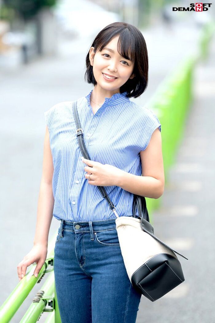 Nanami Ichikawa Married woman who forgets her family and cums continuously 4th image
