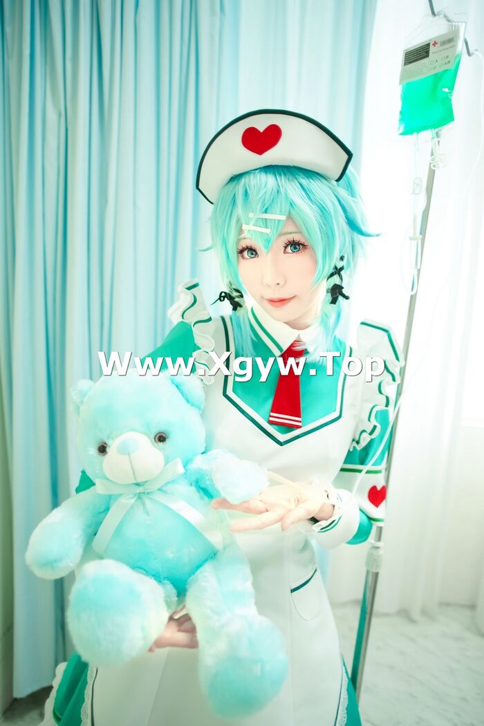 Coser妹子Ely_eee诗乃护士主题私房性感绿色护士装秀完美身材迷人诱惑写真32P 27th image