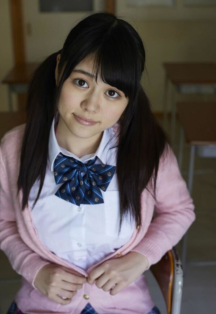 185 Shizaki Hinata erotic moving images! I Cup Colossal Gradle Hami Breast Egui Swimsuit Gravure and Undressing Gravure Summary 74th image