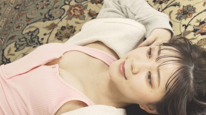 Popular voice actress Ayasa Ito lifts the ban on wearing lingerie in the 2nd photo book! The pre-cut image showing the chest flicker is sexy and explodes with anticipation! 1st swimsuit summary 18th image