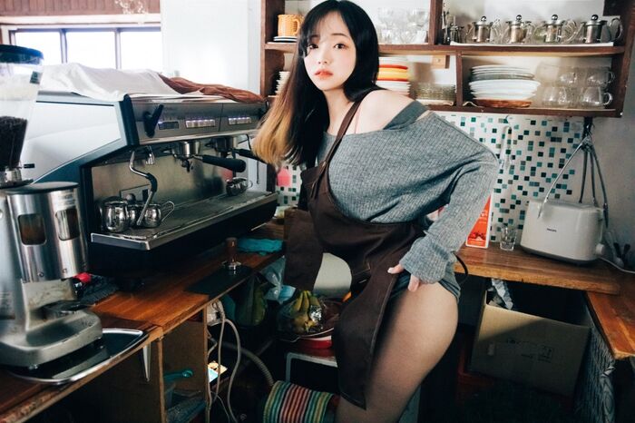 Loozy Bambi 밤비 - Cafe Alba Part 1 10th image