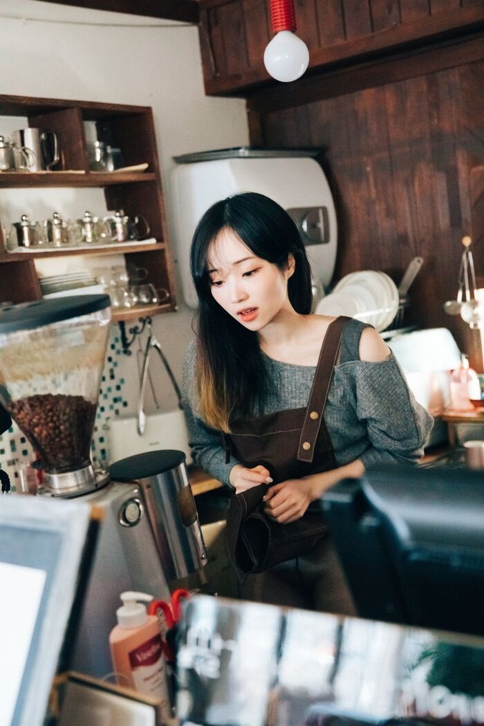 Loozy Bambi 밤비 - Cafe Alba Part 1 19th image
