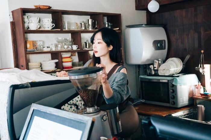Loozy Bambi 밤비 - Cafe Alba Part 1 20th image