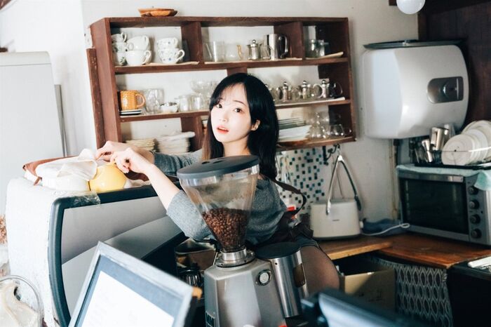 Loozy Bambi 밤비 - Cafe Alba Part 1 23th image