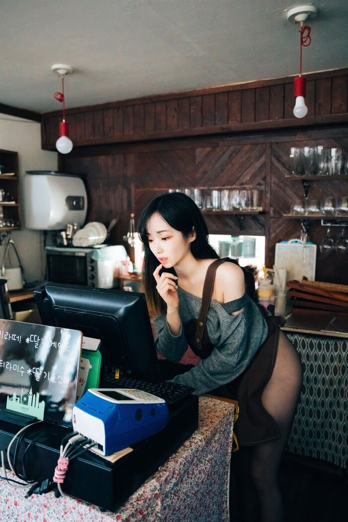 Loozy Bambi 밤비 - Cafe Alba Part 1 3th image