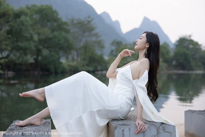 [XiaoYu画语界] Vol.884_ Goddess Wang 馨瑶yanni杭州旅拍户外白蕾丝内衣配白丝袜诱惑Photo 87P 3th image