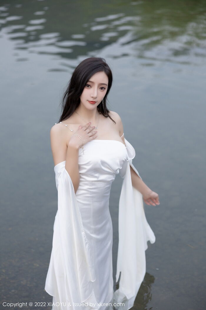 [XiaoYu画语界] Vol.884_ Goddess Wang 馨瑶yanni杭州旅拍户外白蕾丝内衣配白丝袜诱惑Photo 87P 4th image