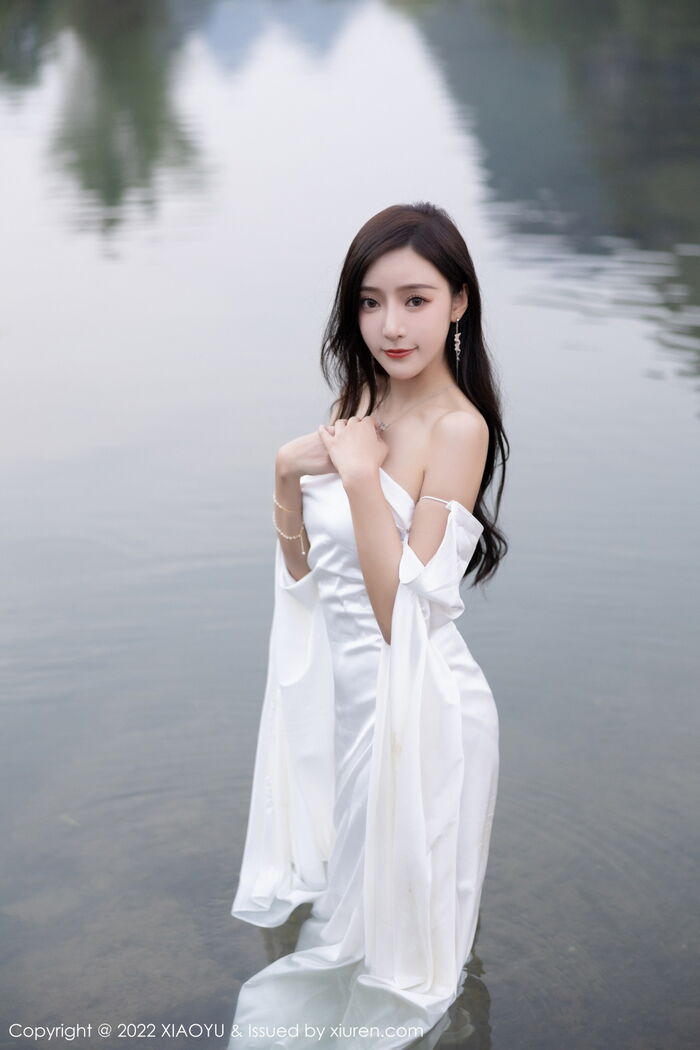[XiaoYu画语界] Vol.884_ Goddess Wang 馨瑶yanni杭州旅拍户外白蕾丝内衣配白丝袜诱惑Photo 87P 5th image