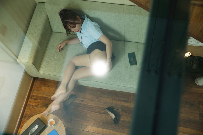 [Toutiao 头条Goddess] No.S048_嫩模玄子凤舞白沙主题私房黑裙下无内肉丝裤袜诱惑Photo 48P 43th image