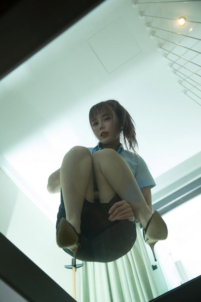 [Toutiao 头条Goddess] No.S048_嫩模玄子凤舞白沙主题私房黑裙下无内肉丝裤袜诱惑Photo 48P 5th image