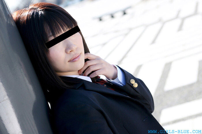 The eroticism of the POV shot where the black haired high school girl with E cup big breasts plays the man's mischief is extraordinary [30 photos] 12th image