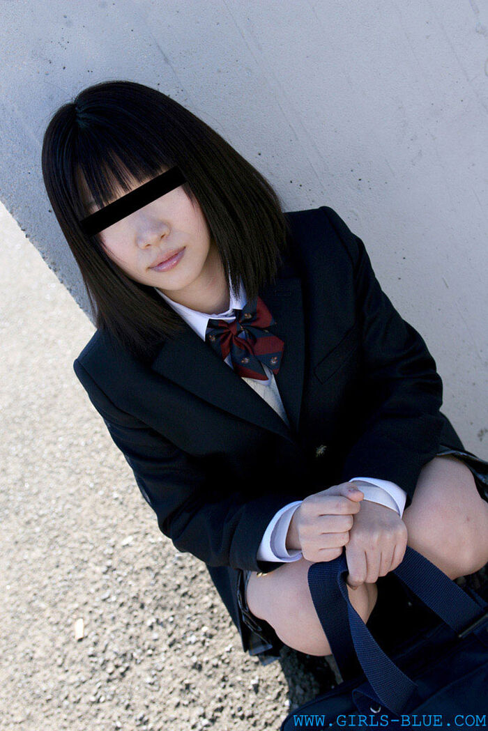 The eroticism of the POV shot where the black haired high school girl with E cup big breasts plays the man's mischief is extraordinary [30 photos] 13th image