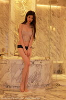 [XiuRen 秀人网] No.5963_模特hebe韩心雨bathroom 场景性感warm color 内衣配黑色蕾丝内裤诱惑Photo 51P