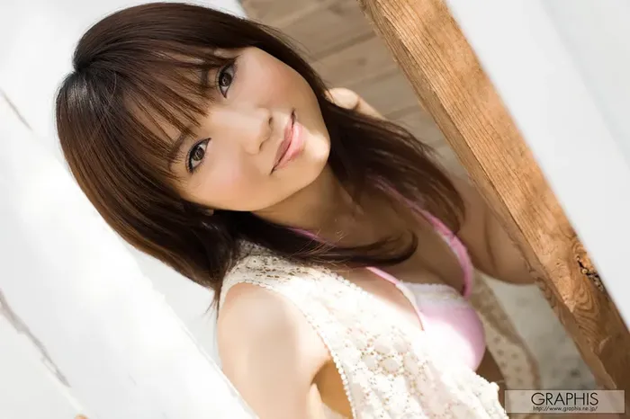 【伊東遥の高画質エロ画像179枚】元子役Cカップ微乳AV女優のヌードグラビア 11th image
