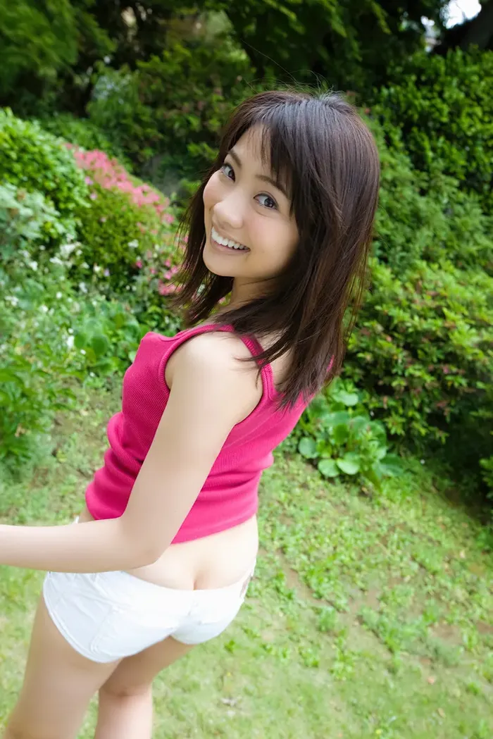 【伊東遥の高画質エロ画像179枚】元子役Cカップ微乳AV女優のヌードグラビア 40th image
