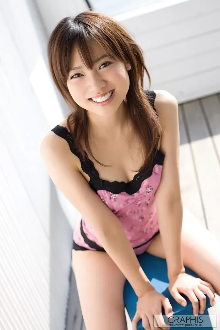 【伊東遥の高画質エロ画像179枚】元子役Cカップ微乳AV女優のヌードグラビア 71th image