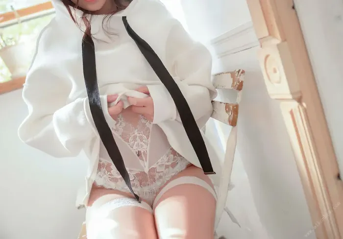 [196 Sakura Moko high-quality erotic images] B-cup idol-class beautiful girl actor's undressed nude gravure 16th image