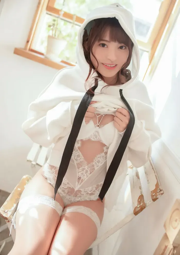 [196 Sakura Moko high-quality erotic images] B-cup idol-class beautiful girl actor's undressed nude gravure 17th image