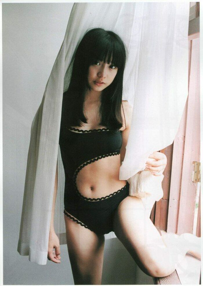 Makoto Okunaka 145 erotic images! Former idol actress' small breasts swimsuit and bare feet gravure summary 80th image