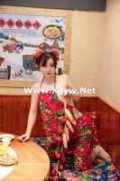 XiuRen第6121期_模特王婉悠Queen餐桌场景东北大花布布兜秀慜秀惹火身Material诱惑Photo 51P