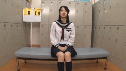 【Erotic GIF】JK caught by a high-priced part-time job is a tobiko challenge! I was in agony in the city with my first pleasure! w as it is 2th image