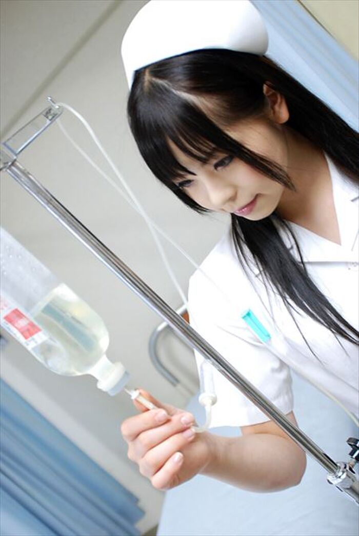 I collected images of a dark-haired woman inviting me, especially erotic [30 photos] 20th image