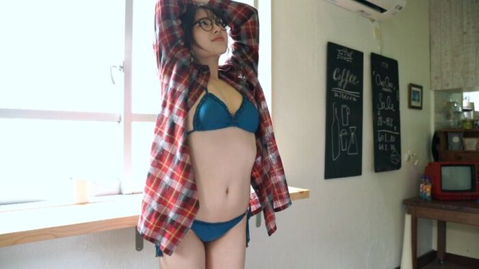 'The condition of the body is the best ever' Former AKB48 Owada Minna, shocking glaring gravure is too sexy WW Weekly pre-swimsuit off-shot image is very popular! 48th image
