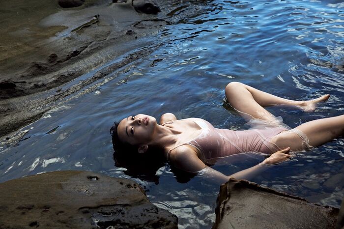 【Image】Actress Asuka Hanamura challenges bold exposure in 2nd photo book ww Advance cut of bikini swimsuit showing aside is released! 1st semi-nude cut available 11th image