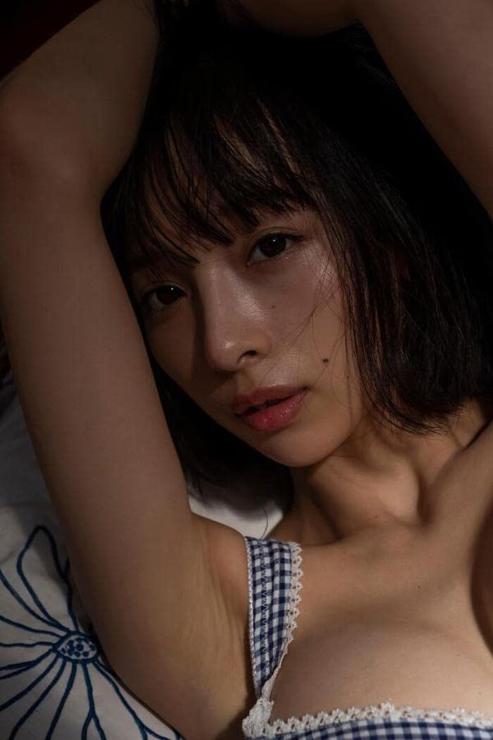 【Image】Actress Asuka Hanamura challenges bold exposure in 2nd photo book ww Advance cut of bikini swimsuit showing aside is released! 1st semi-nude cut available 7th image
