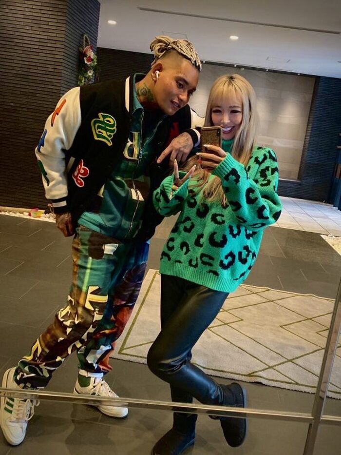 Runa Shimotsuki, who is rumored to be the girlfriend of Breaking Down Dotacan Rapper SATRU (32) Covered in saliva and licking her uncle's face is erotic w 2th image